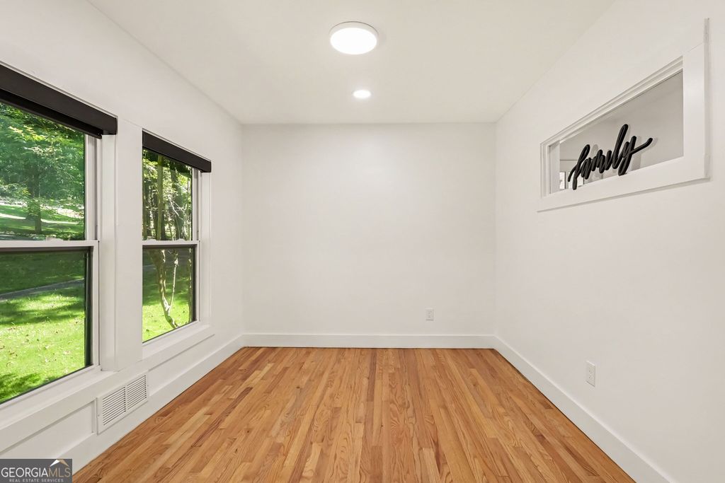 2800 Duke of Gloucester Street, Atlanta, GA 30344 — photo 5