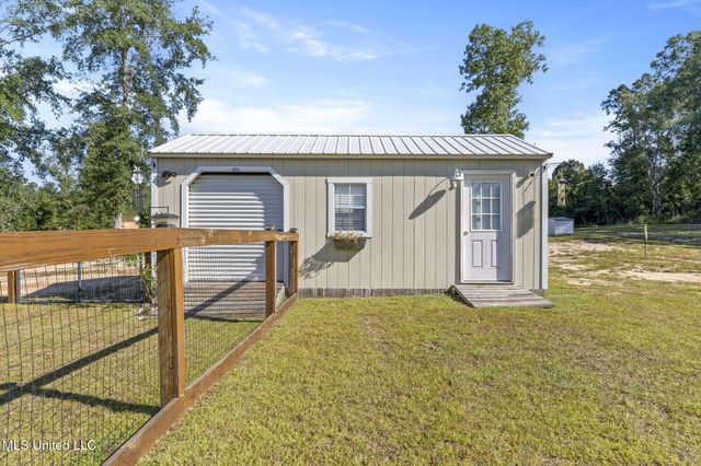 134 N Slade Road, Sumrall, MS 39482