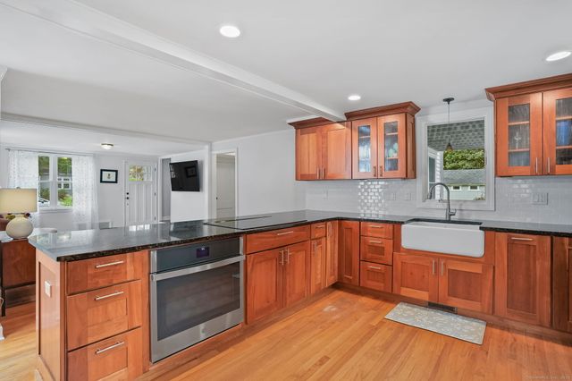 7 High Gate Road, Westport, CT 06880