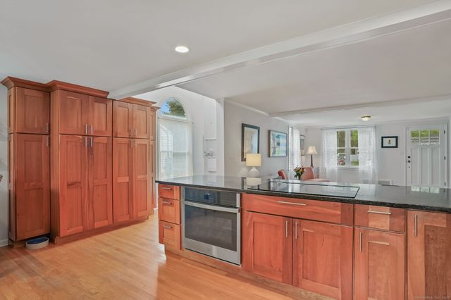 7 High Gate Road, Westport, CT 06880
