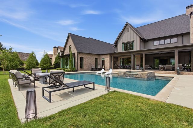 8064 Heirloom Blvd, College Grove, TN 37046
