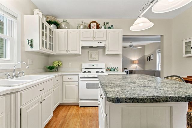 862 Saint Joseph Street, South Haven, MI 49090
