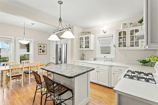 862 Saint Joseph Street, South Haven, MI 49090