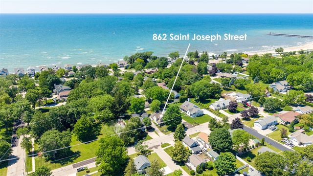 862 Saint Joseph Street, South Haven, MI 49090