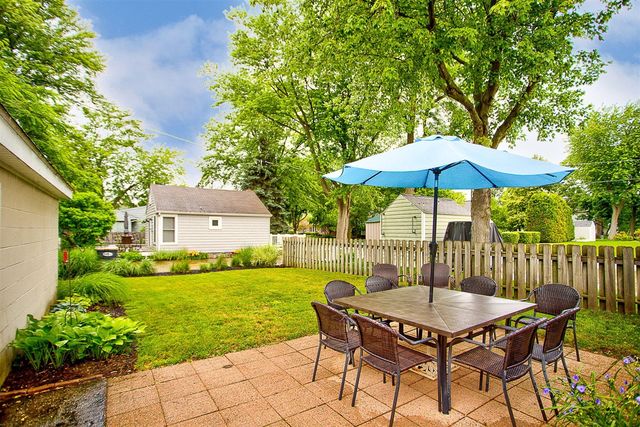 862 Saint Joseph Street, South Haven, MI 49090