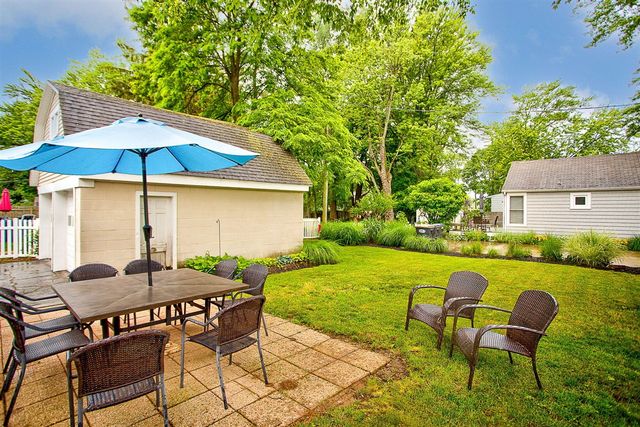 862 Saint Joseph Street, South Haven, MI 49090