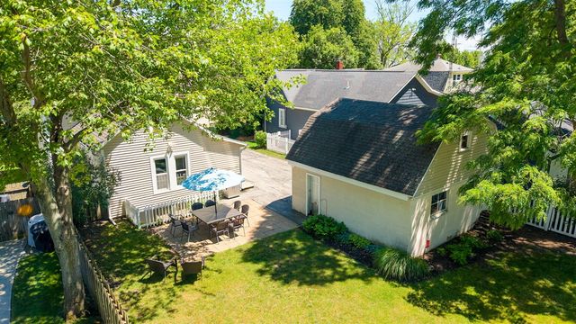 862 Saint Joseph Street, South Haven, MI 49090