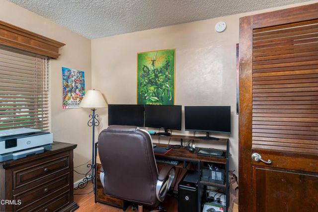 6800 Redwing Court, Bakersfield, CA 93309