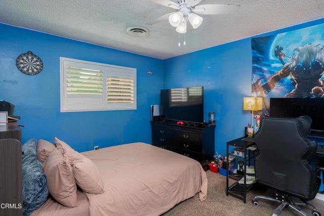 6800 Redwing Court, Bakersfield, CA 93309