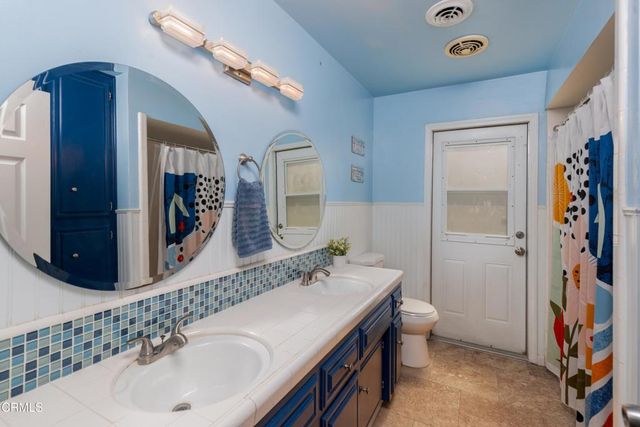 6800 Redwing Court, Bakersfield, CA 93309