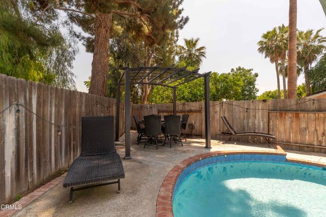 6800 Redwing Court, Bakersfield, CA 93309