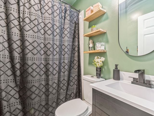 506 S Freeman Street, Indianola, IA 50125