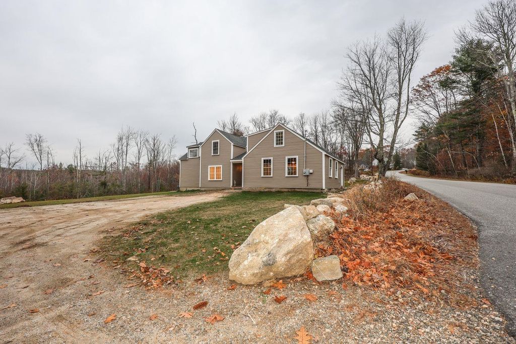 243 Middle Road, Deerfield, NH 03037