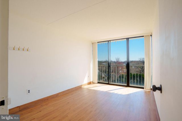 529 PLAYA DEL SOL RD, Cherry Hill, NJ 08002