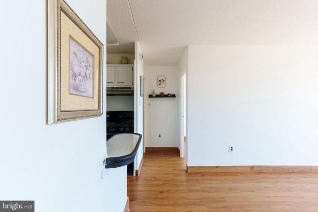 529 PLAYA DEL SOL RD, Cherry Hill, NJ 08002