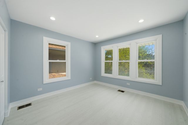 4840 N Lawndale Avenue, Chicago, IL 60625