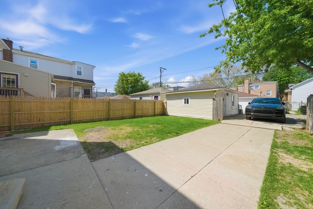 4840 N Lawndale Avenue, Chicago, IL 60625
