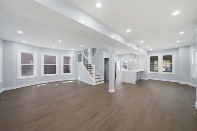 4840 N Lawndale Avenue, Chicago, IL 60625