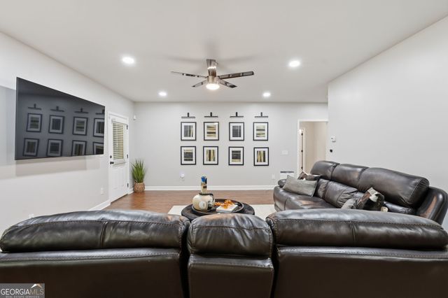 160 Archstone Square, Mcdonough, GA 30253