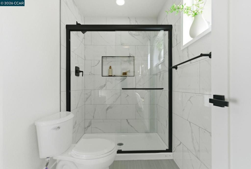Image 38 of property listing at 1342 Maryland Dr, Concord, CA 94521