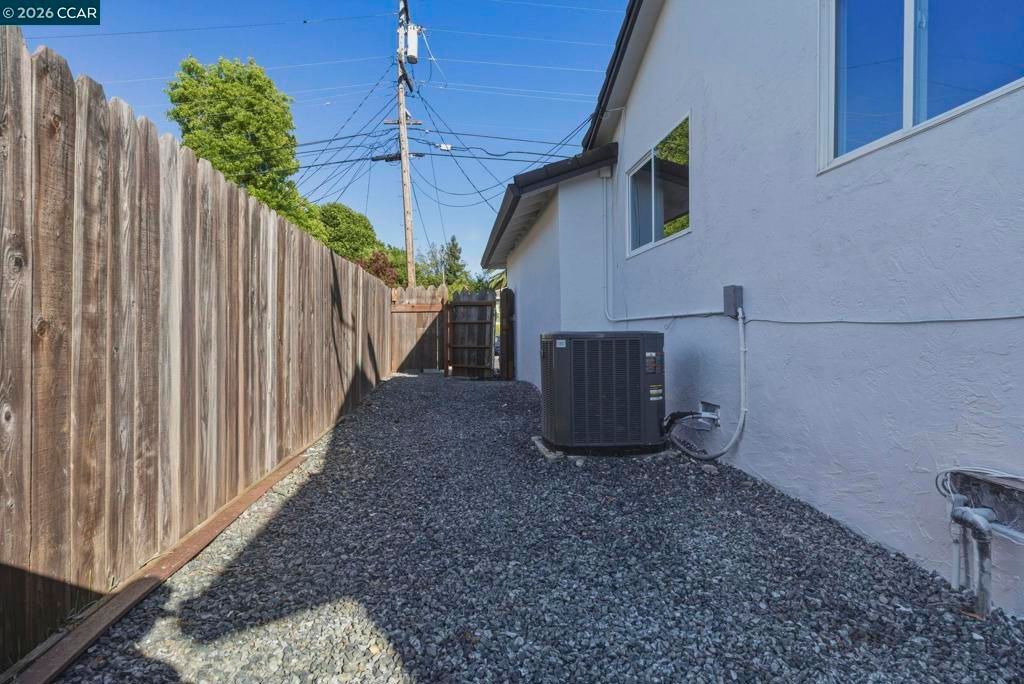 Image 40 of property listing at 1342 Maryland Dr, Concord, CA 94521