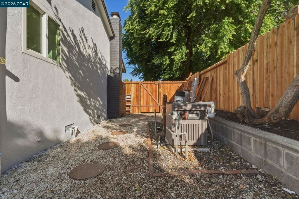 Image 41 of property listing at 1342 Maryland Dr, Concord, CA 94521