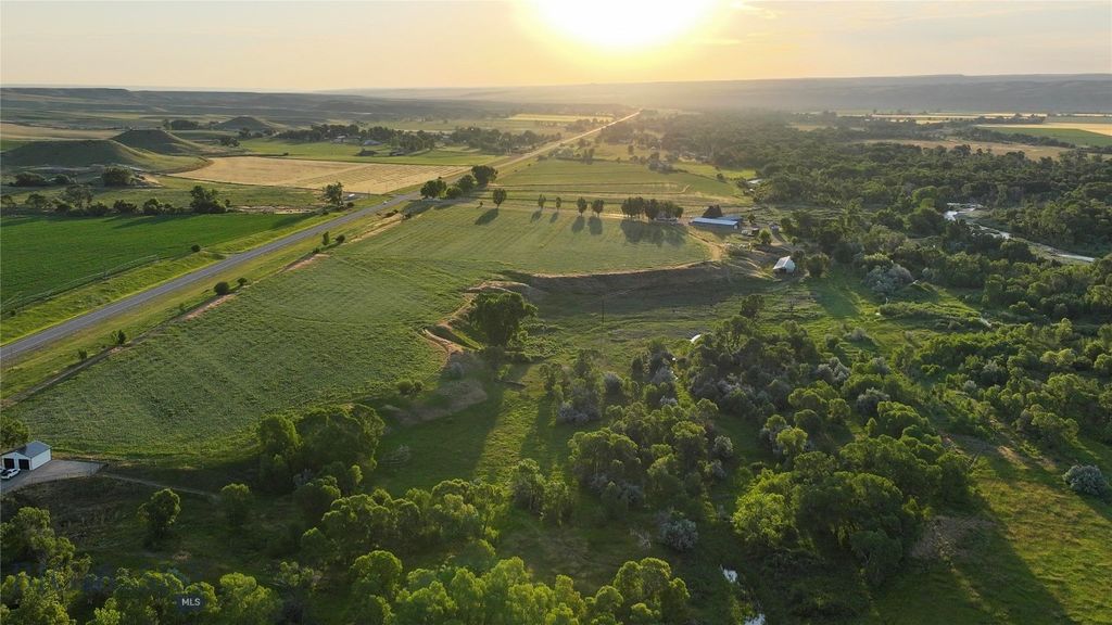 9786 US Hwy 212, Joliet, MT 59041 photo 10