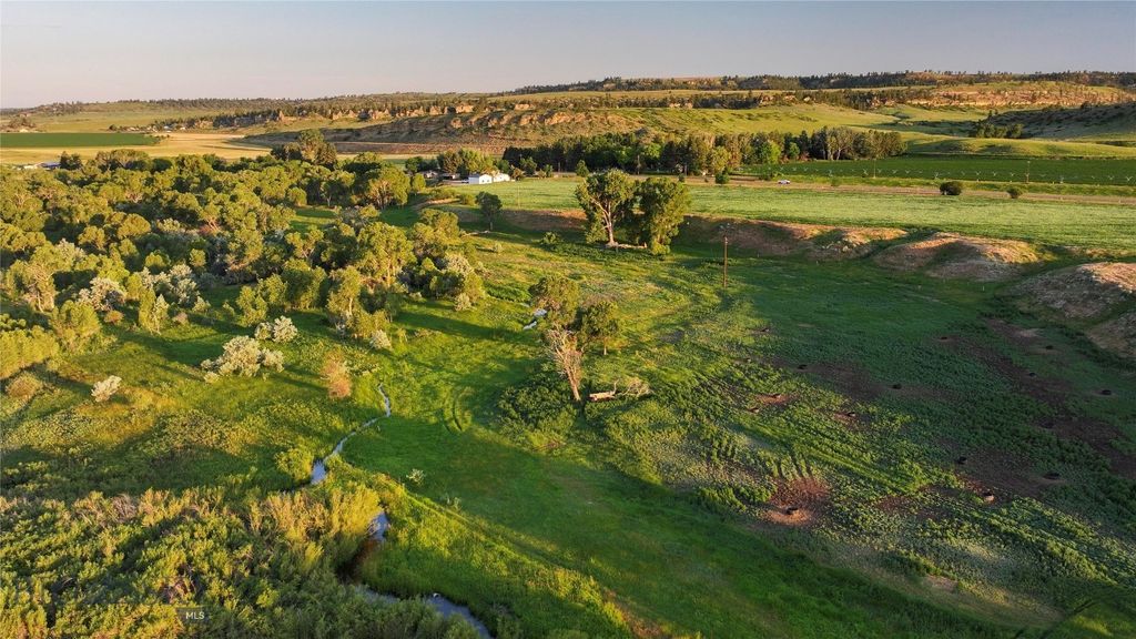 9786 US Hwy 212, Joliet, MT 59041 photo 12