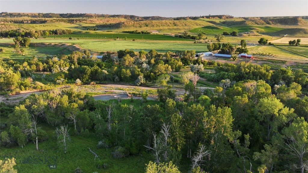 9786 US Hwy 212, Joliet, MT 59041 photo 13