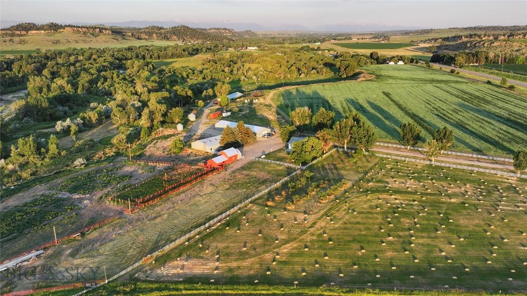 9786 US Hwy 212, Joliet, MT 59041 photo 2