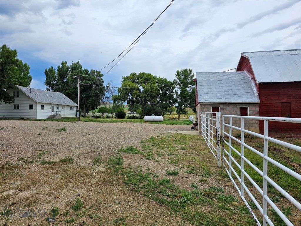 9786 US Hwy 212, Joliet, MT 59041 photo 35