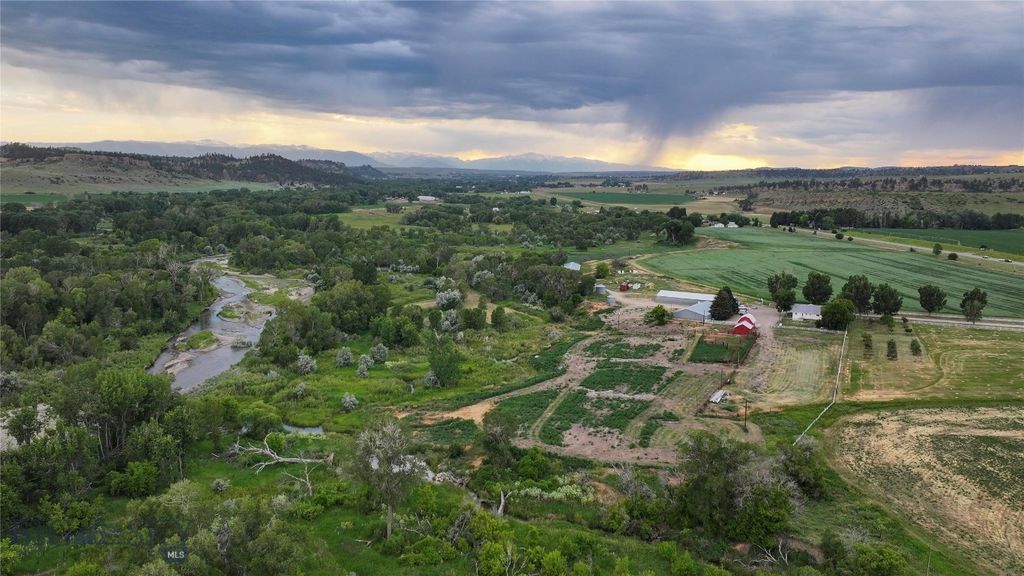 9786 US Hwy 212, Joliet, MT 59041 photo 5