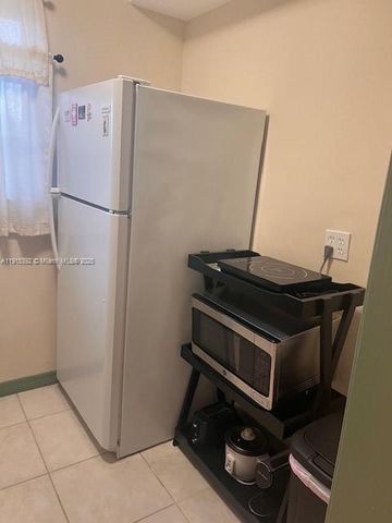 651 SW 11th St 15W, Miami, FL 33129