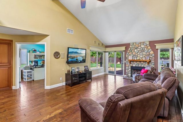 9086 Hunter Pass, Alpine, CA 91901