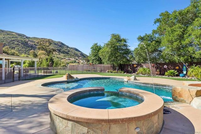 9086 Hunter Pass, Alpine, CA 91901