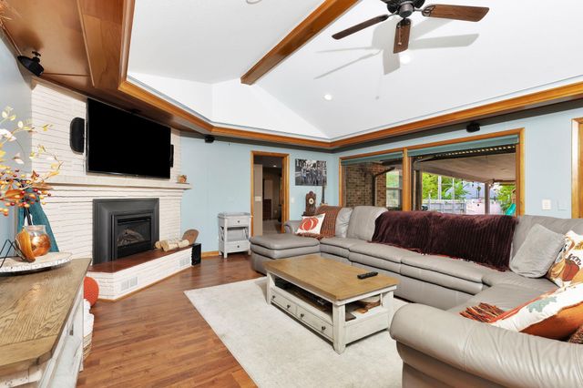 1707 Sunset Dr, Augusta, KS 67010