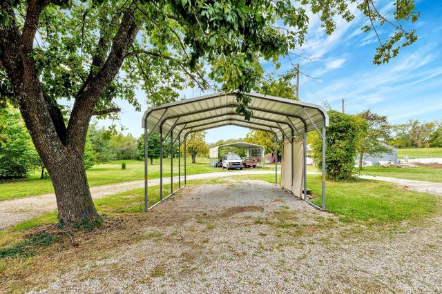 1707 Sunset Dr, Augusta, KS 67010