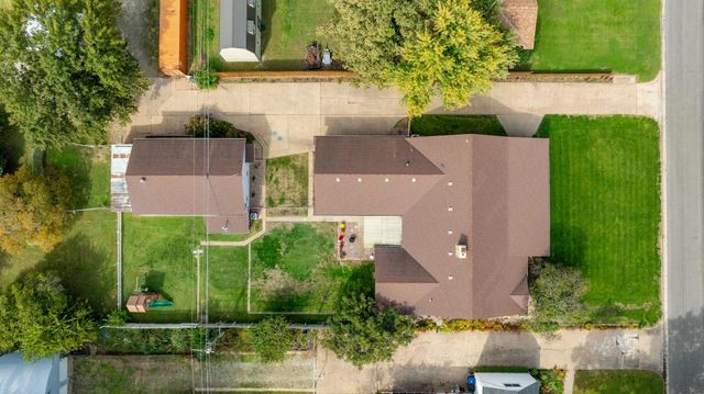 1707 Sunset Dr, Augusta, KS 67010