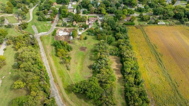 1707 Sunset Dr, Augusta, KS 67010