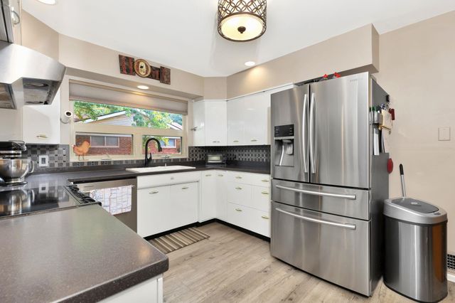 1707 Sunset Dr, Augusta, KS 67010