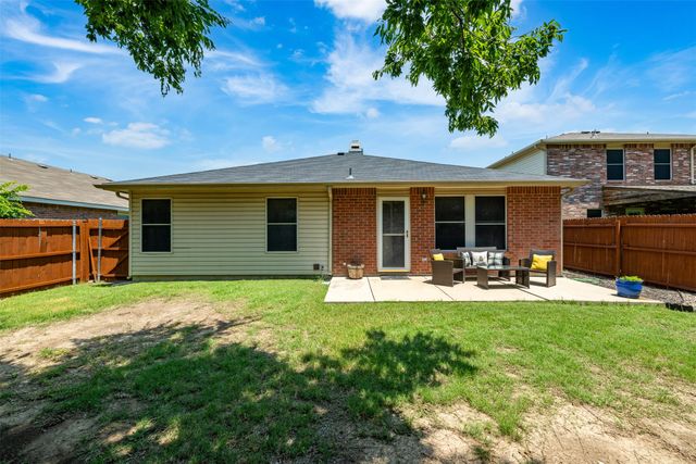 2104 Blanco Lane, Justin, TX 76247