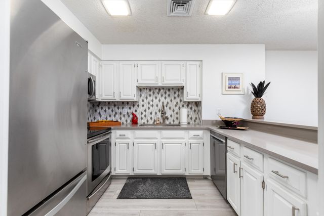 57200 E Highway 125 4841, Monkey Island, OK 74331