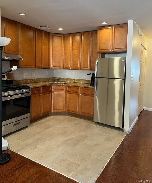 858 E 175th Street, Bronx, NY 10460