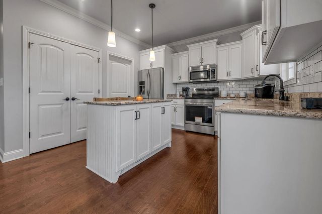209 Angliana Drive, Nicholasville, KY 40356