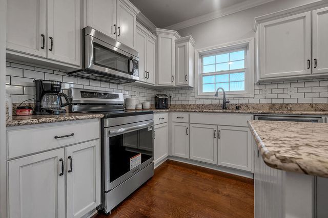 209 Angliana Drive, Nicholasville, KY 40356