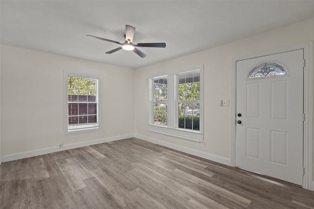 1004 W Boyce Avenue, Fort Worth, TX 76115