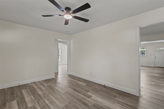 1004 W Boyce Avenue, Fort Worth, TX 76115