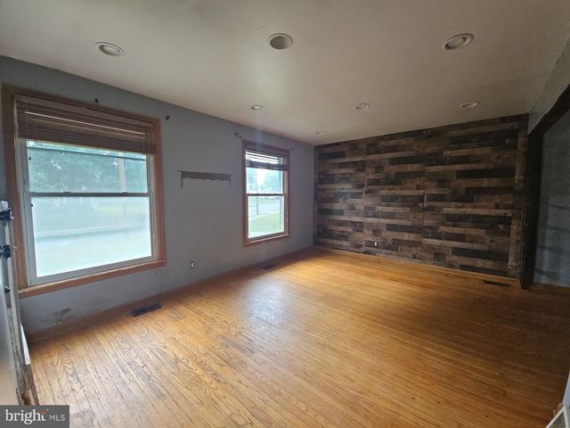 25 JONES AVE, Pennsville, NJ 08070