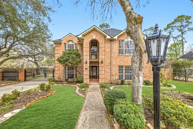 1201 Arbre Lane, Friendswood, TX 77546