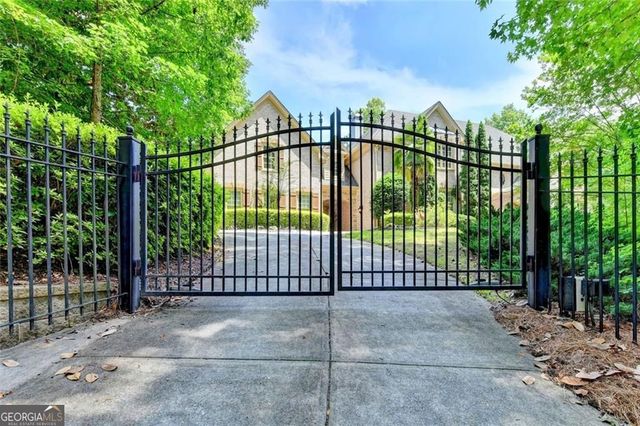 5505 Long Island Drive, Sandy Springs, GA 30327